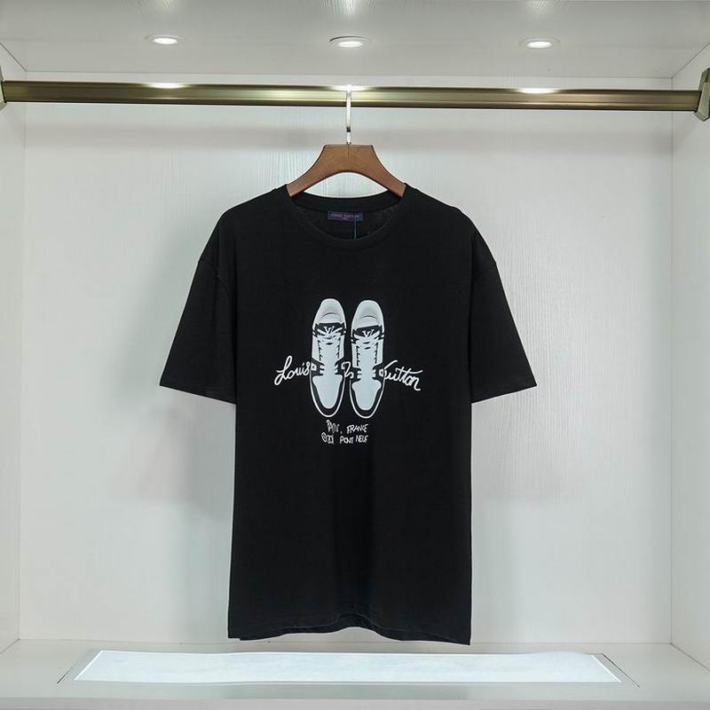 Louis Vuitton Men's T-shirts 231